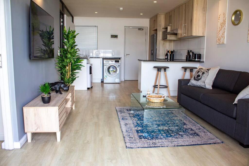 Chic, Central, Family & Group Stay - Stylish 2 Ensuite Bedroom Apartment With Spacious Balcony Кейптаун Экстерьер фото