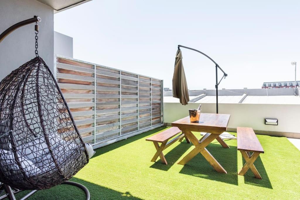 Chic, Central, Family & Group Stay - Stylish 2 Ensuite Bedroom Apartment With Spacious Balcony Кейптаун Экстерьер фото