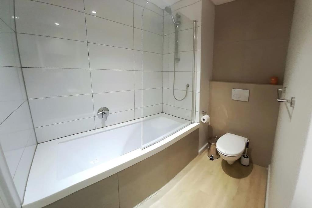 Chic, Central, Family & Group Stay - Stylish 2 Ensuite Bedroom Apartment With Spacious Balcony Кейптаун Экстерьер фото