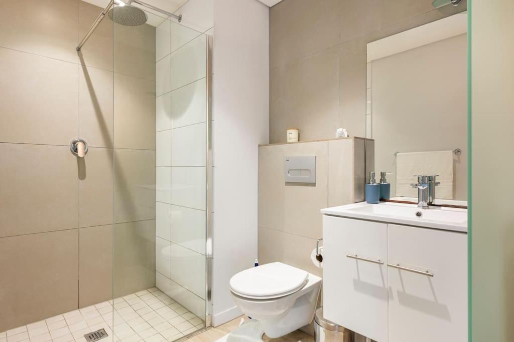 Chic, Central, Family & Group Stay - Stylish 2 Ensuite Bedroom Apartment With Spacious Balcony Кейптаун Экстерьер фото