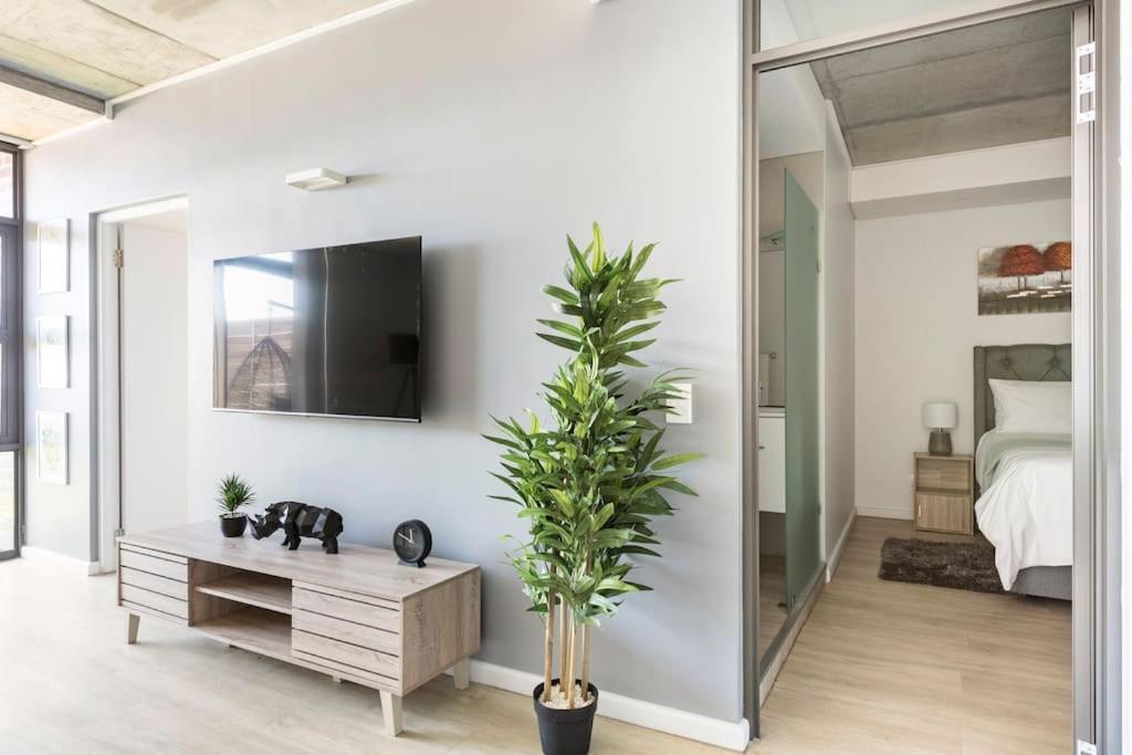 Chic, Central, Family & Group Stay - Stylish 2 Ensuite Bedroom Apartment With Spacious Balcony Кейптаун Экстерьер фото