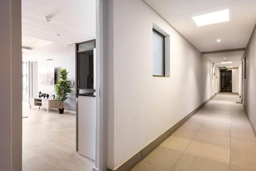 Chic, Central, Family & Group Stay - Stylish 2 Ensuite Bedroom Apartment With Spacious Balcony Кейптаун Экстерьер фото