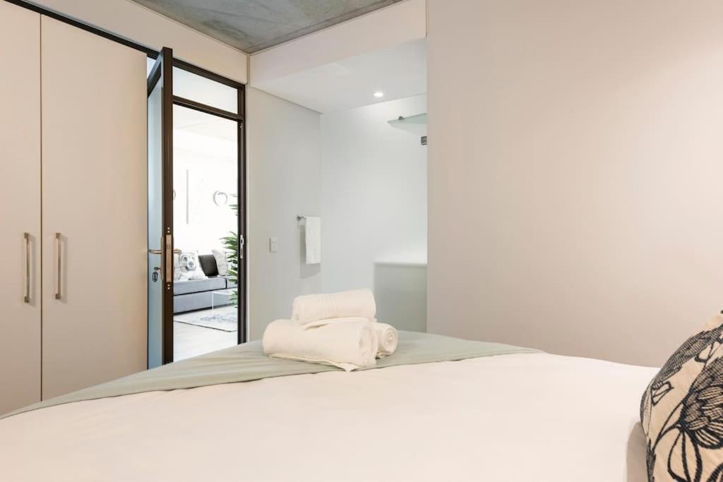 Chic, Central, Family & Group Stay - Stylish 2 Ensuite Bedroom Apartment With Spacious Balcony Кейптаун Экстерьер фото